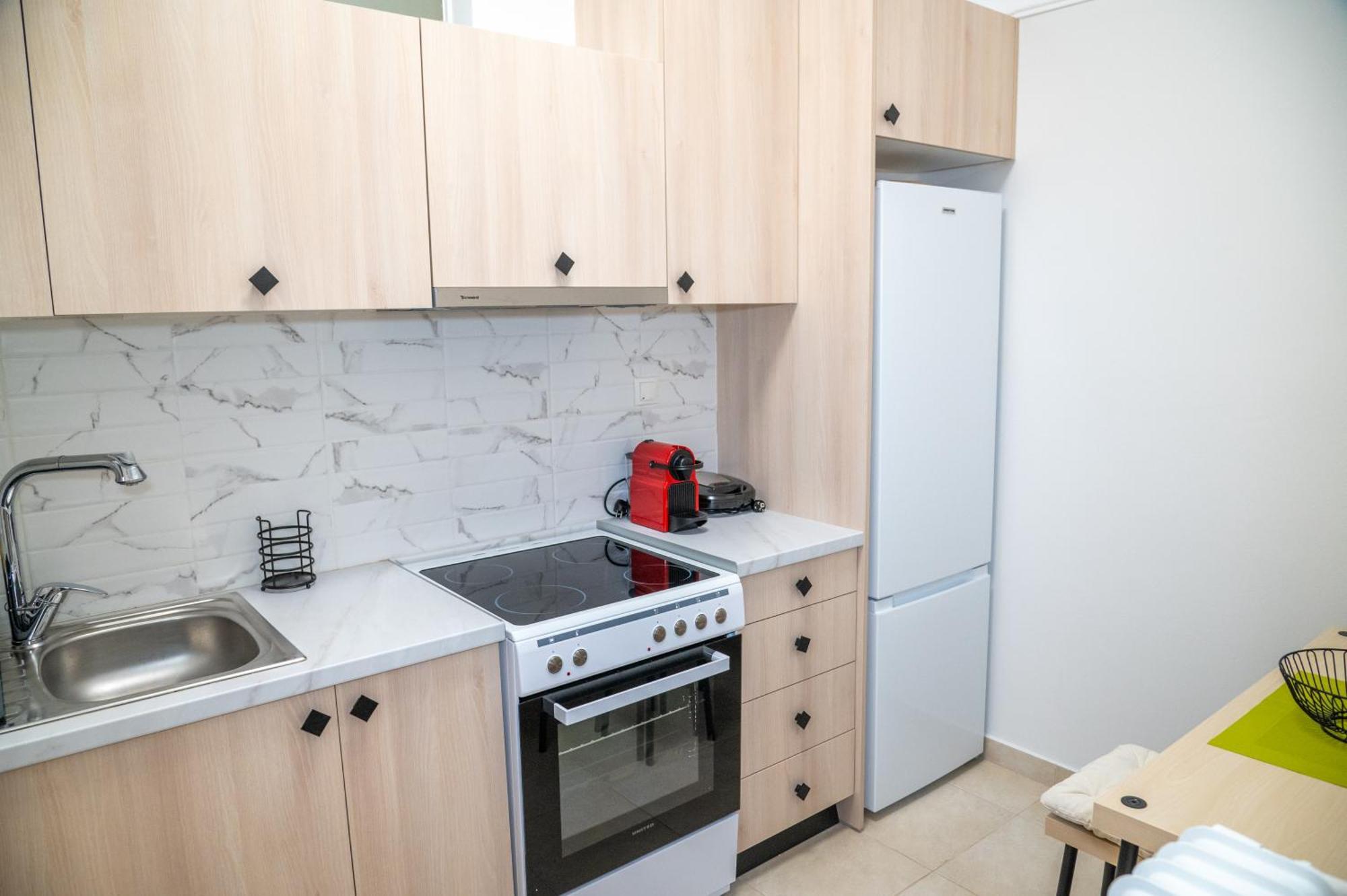 Spacious 2 Bedroom Next To Acropolis Athens