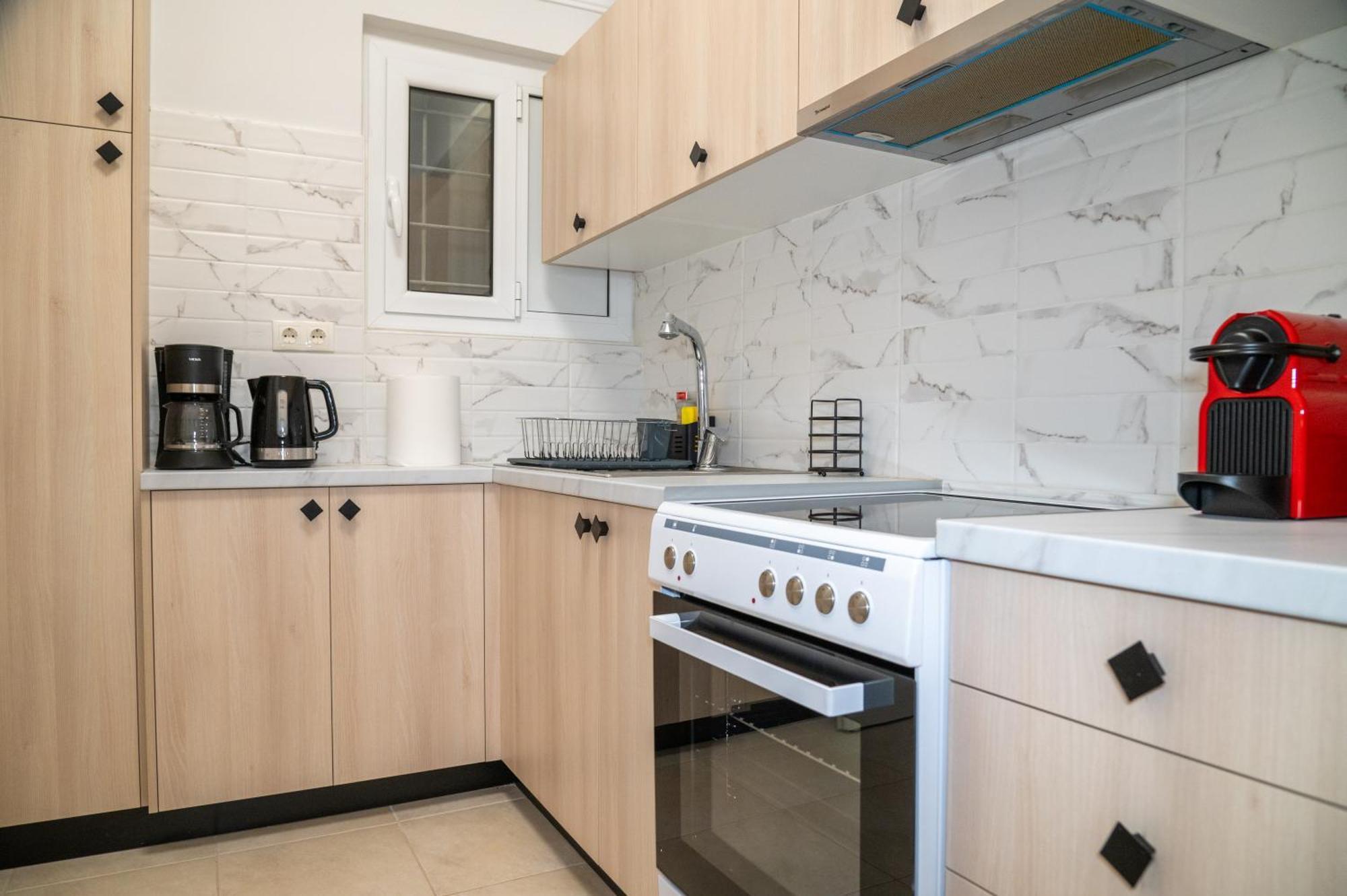 Spacious 2 Bedroom Next To Acropolis Apartment Athens