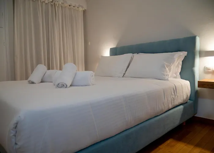 Spacious 2 Bedroom Apartment Next To Acropolis