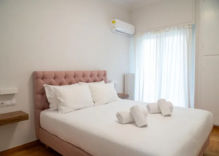 Spacious 2 Bedroom Apartment Next To Acropolis