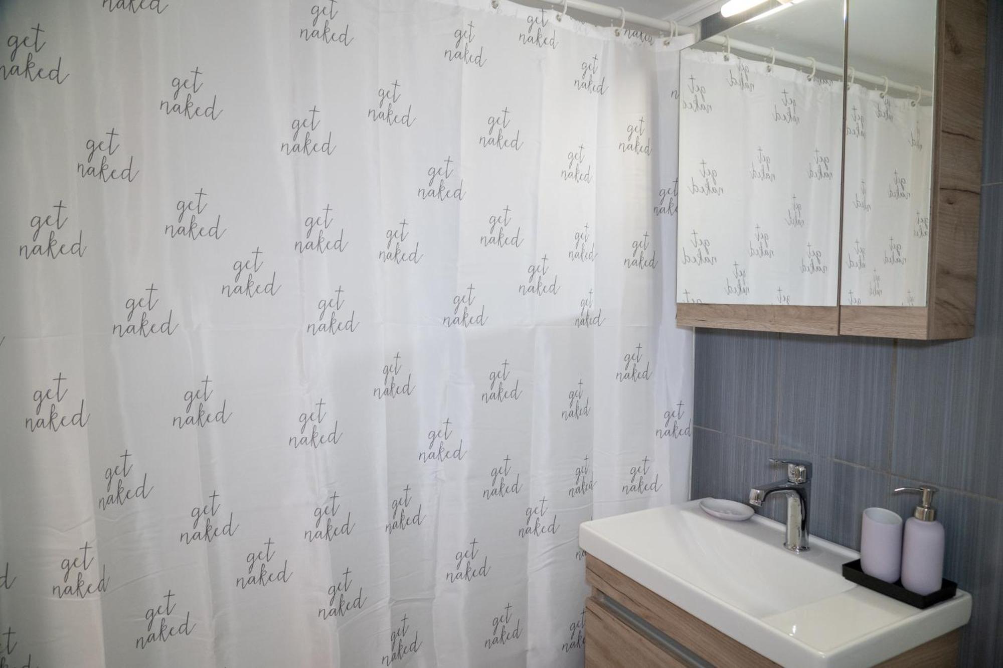 Spacious 2 Bedroom Next To Acropolis Athens