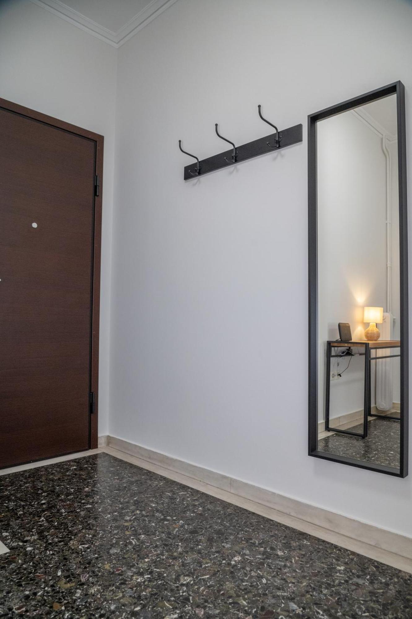 Apartment Spacious 2 Bedroom Next To Acropolis