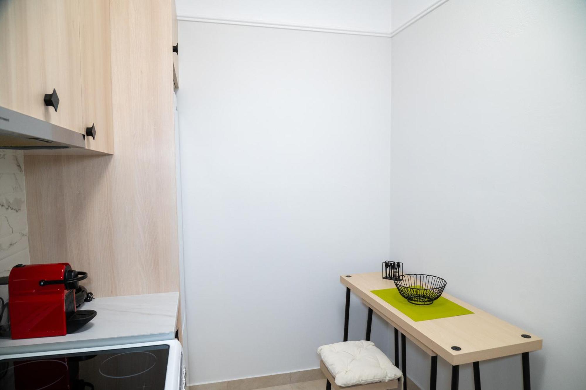 Spacious 2 Bedroom Next To Acropolis