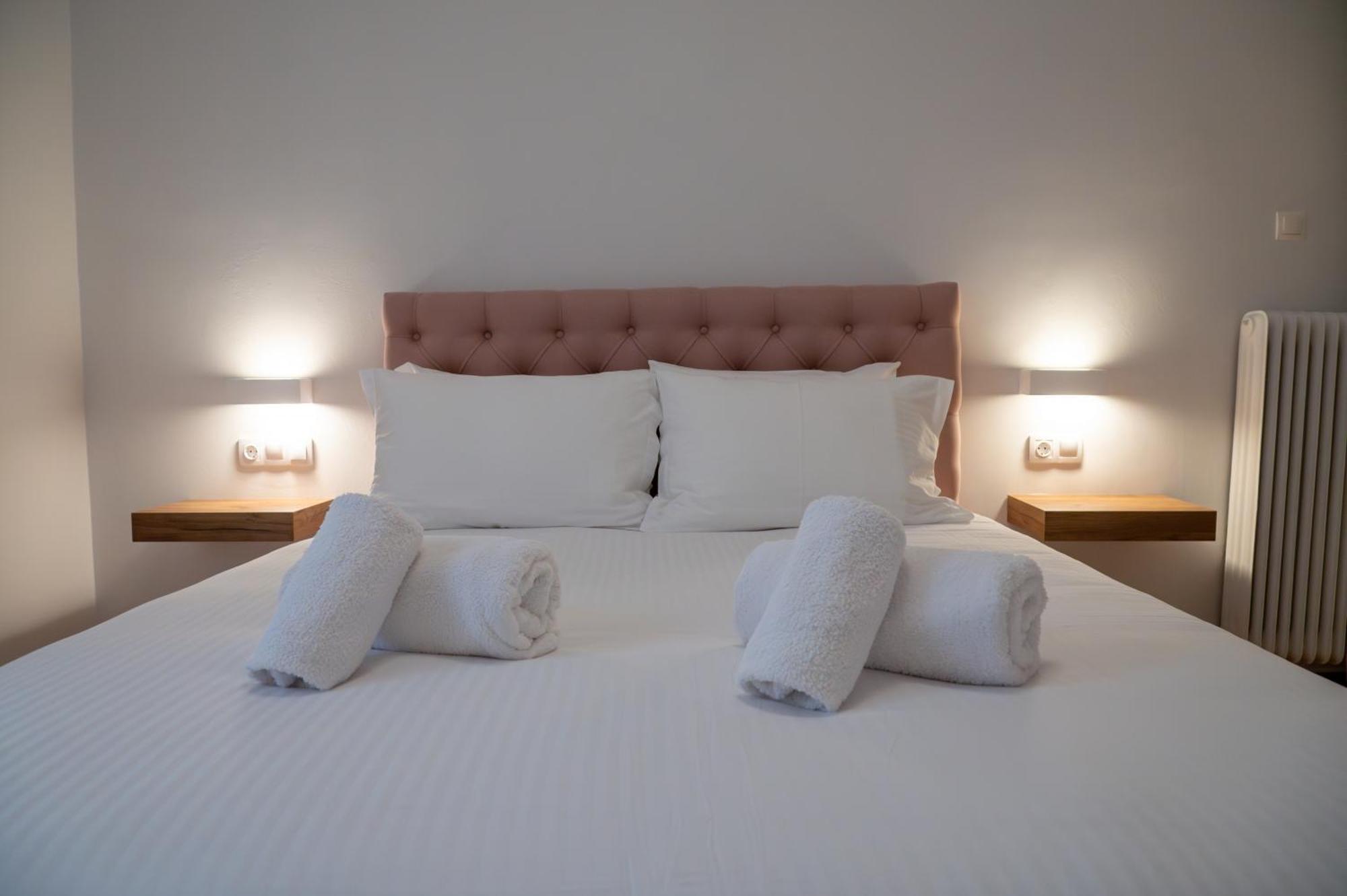 Spacious 2 Bedroom Next To Acropolis Apartment *
