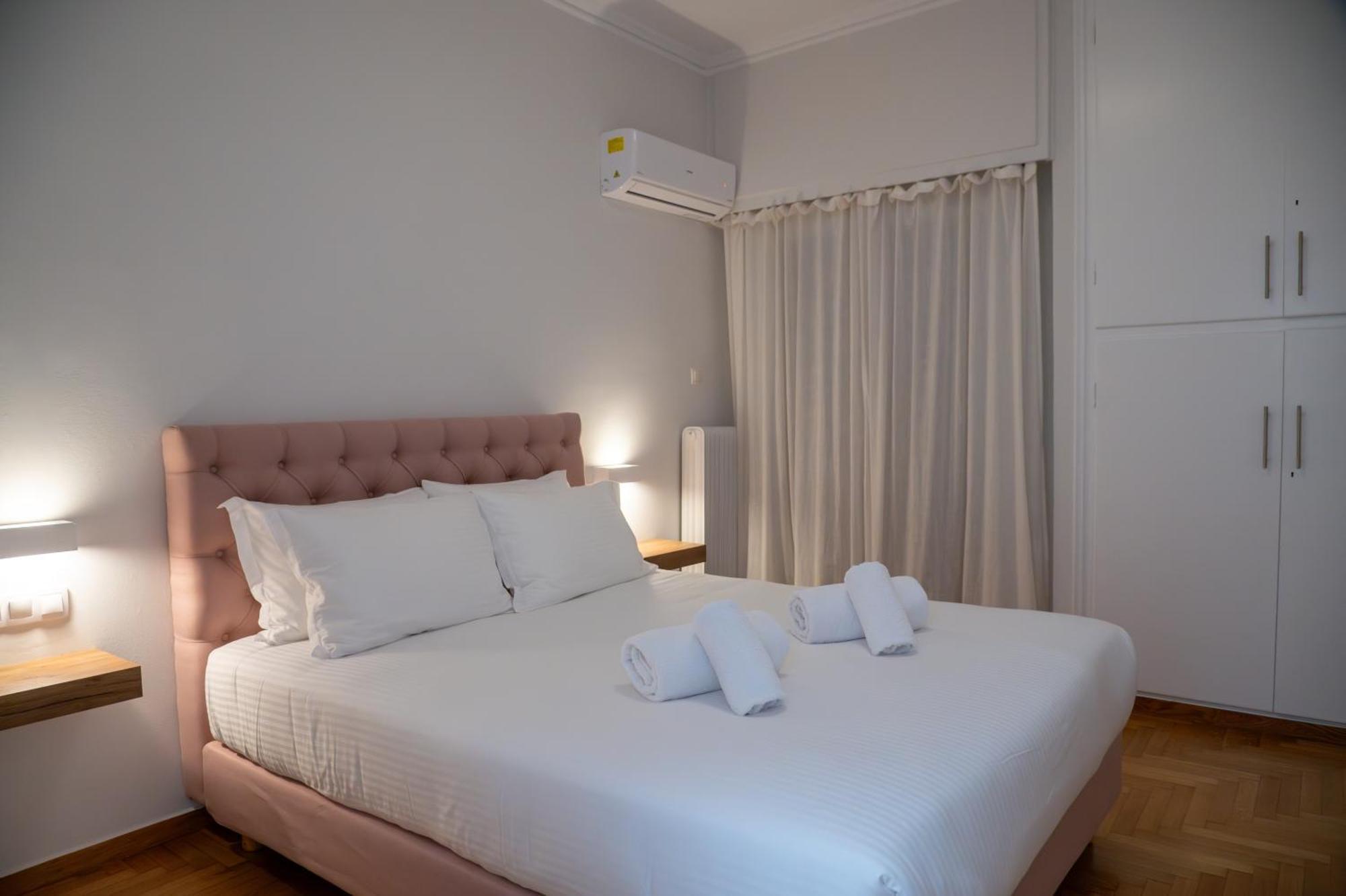 Spacious 2 Bedroom Next To Acropolis Apartment Athens